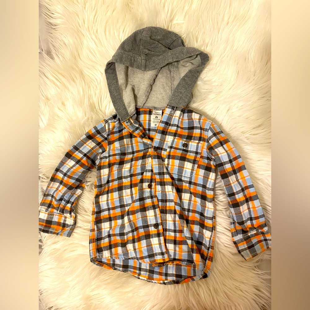 ✨2T boys Carters long sleeve hoodie ✨